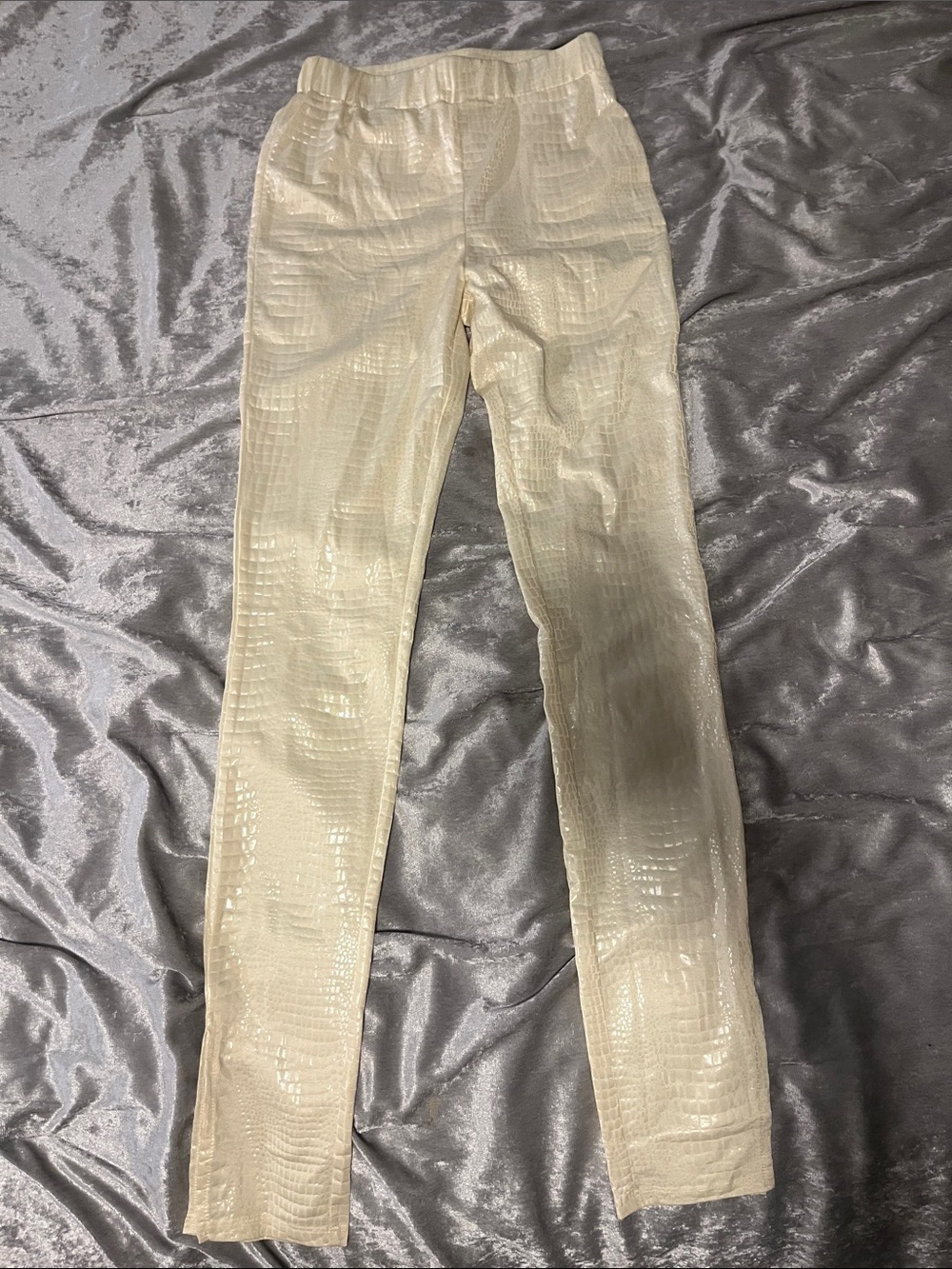 Cream Croc-Texture Women’s Jeans - Sleek Elastic Waist